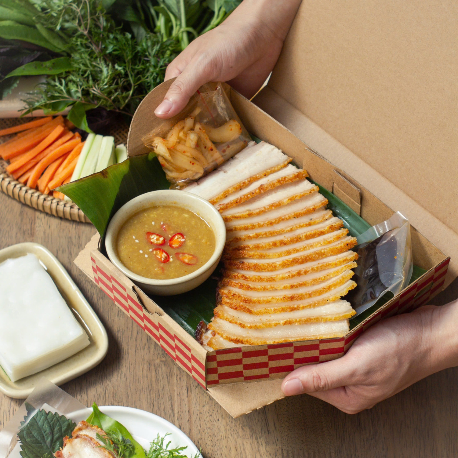 Set thịt quay Kí Lô cuốn rau rừng nhỡ (3-4 người)