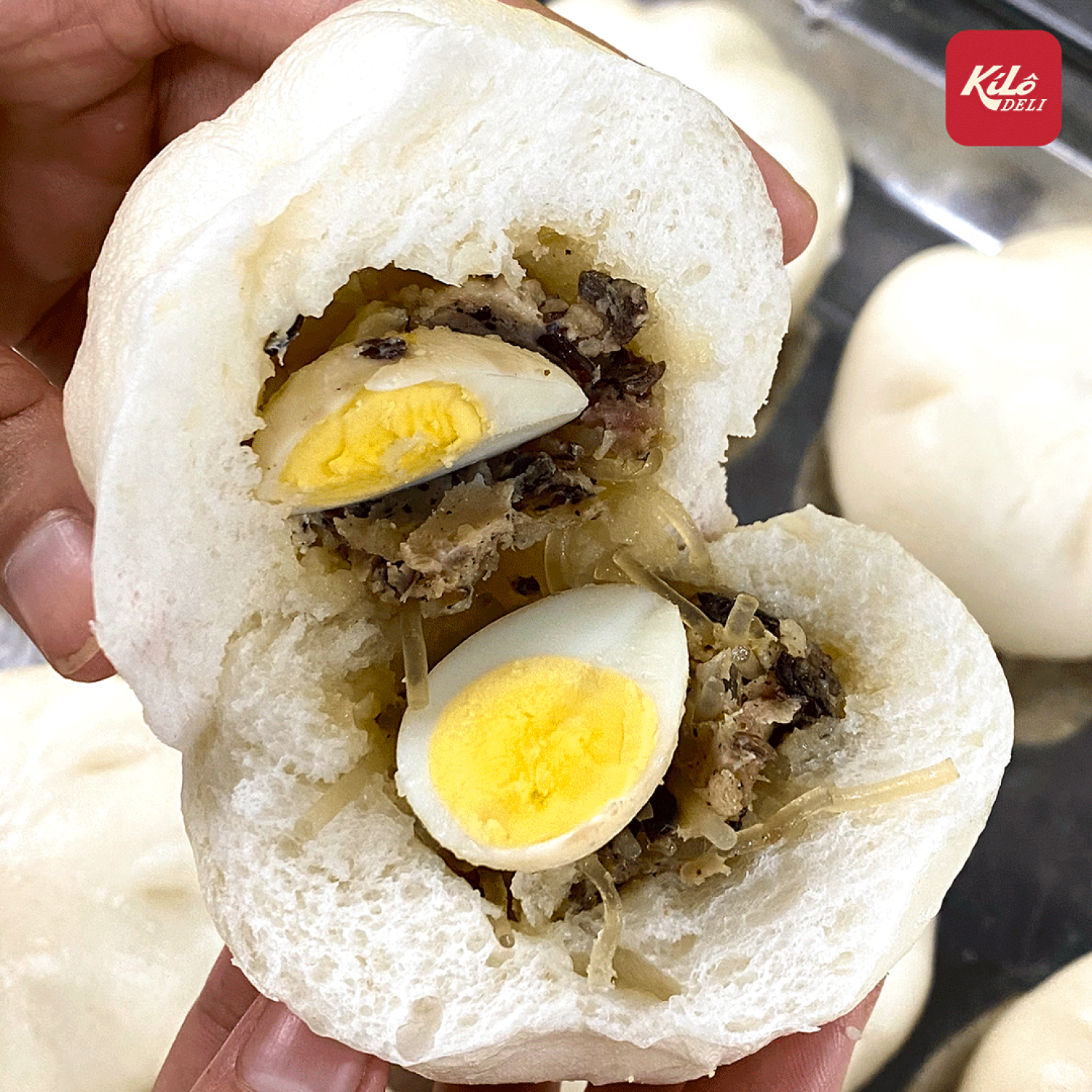 Bánh bao thịt trứng cút truyền thống